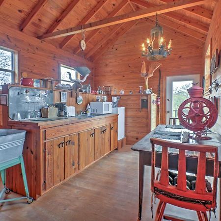 Ark Bunkhouse Fredericksburg Hideaway With Hot Tubヴィラ エクステリア 写真