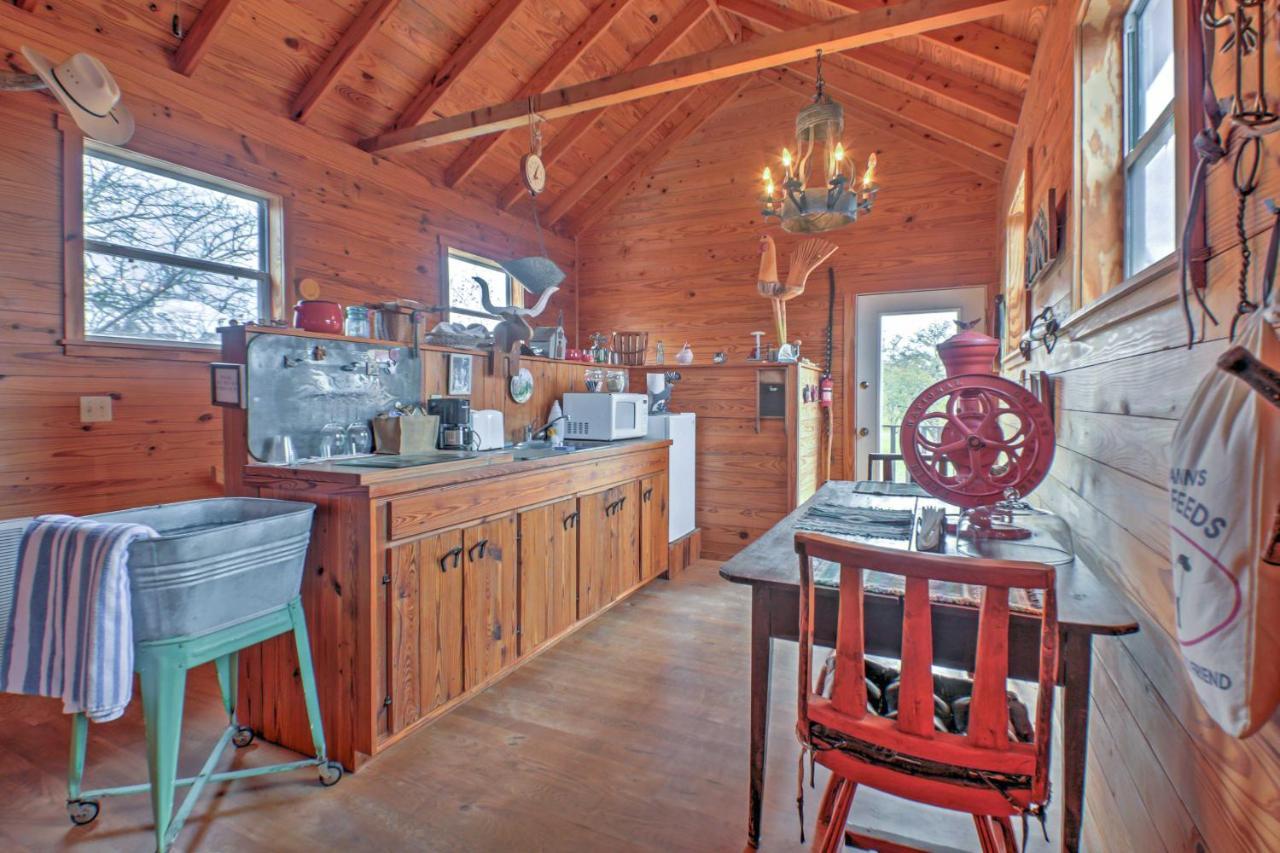 Ark Bunkhouse Fredericksburg Hideaway With Hot Tubヴィラ エクステリア 写真