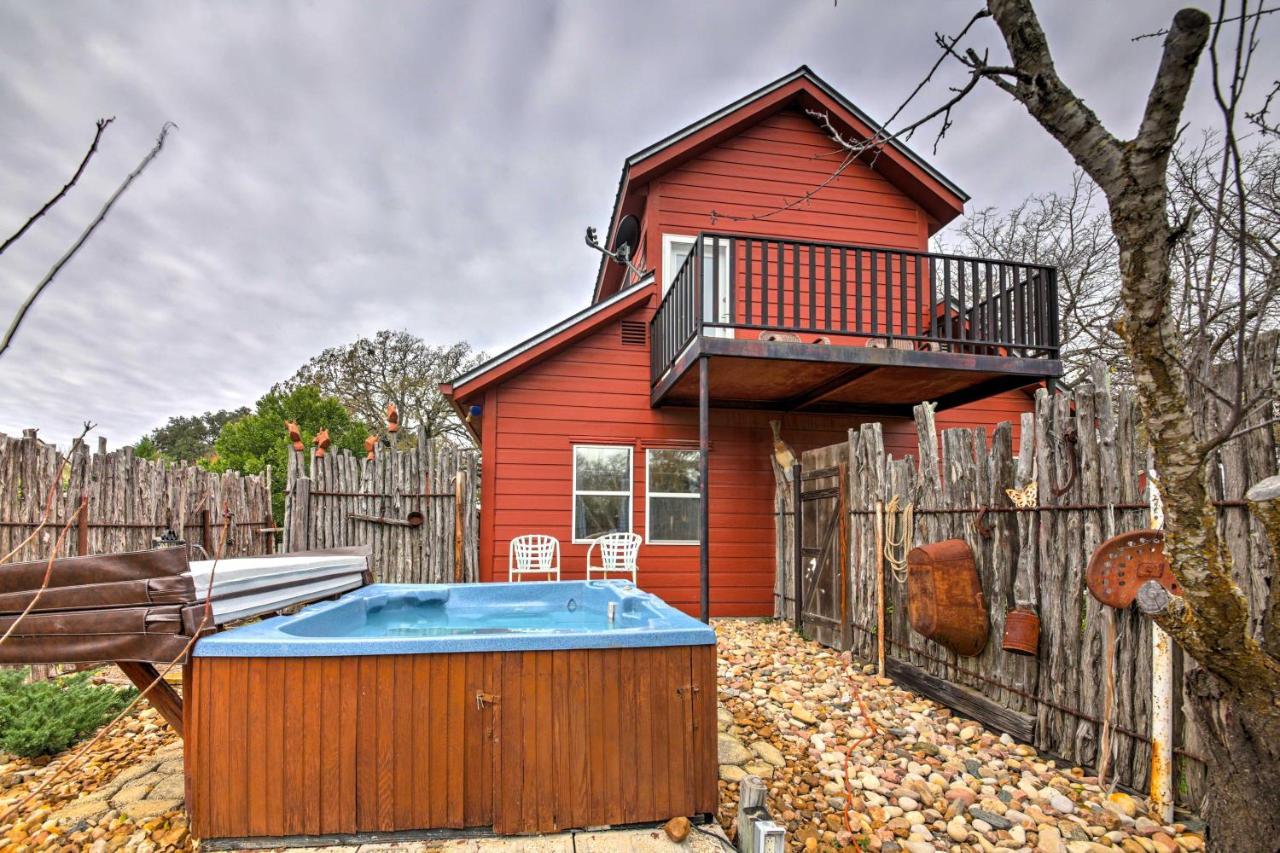 Ark Bunkhouse Fredericksburg Hideaway With Hot Tubヴィラ エクステリア 写真