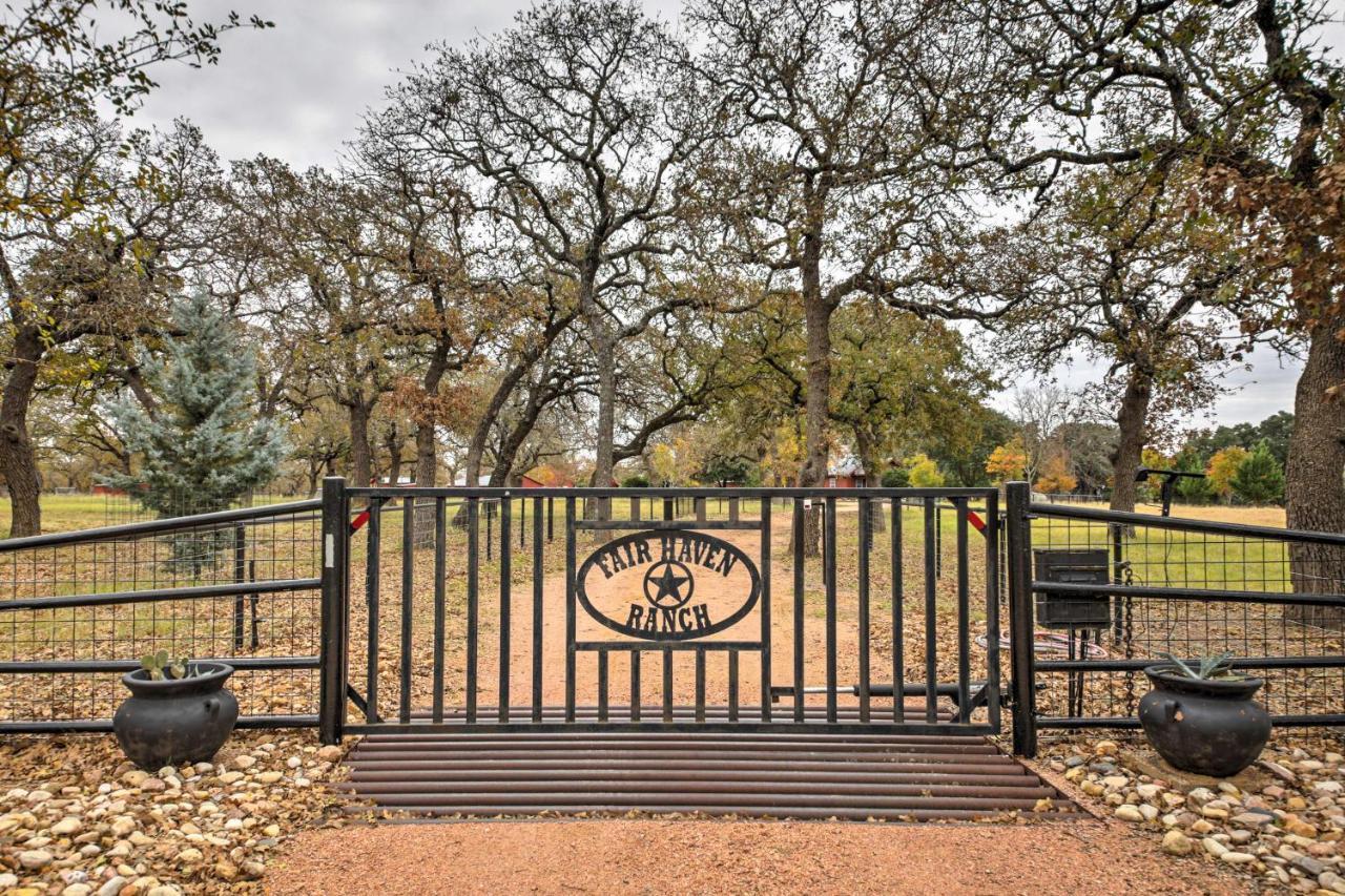 Ark Bunkhouse Fredericksburg Hideaway With Hot Tubヴィラ エクステリア 写真