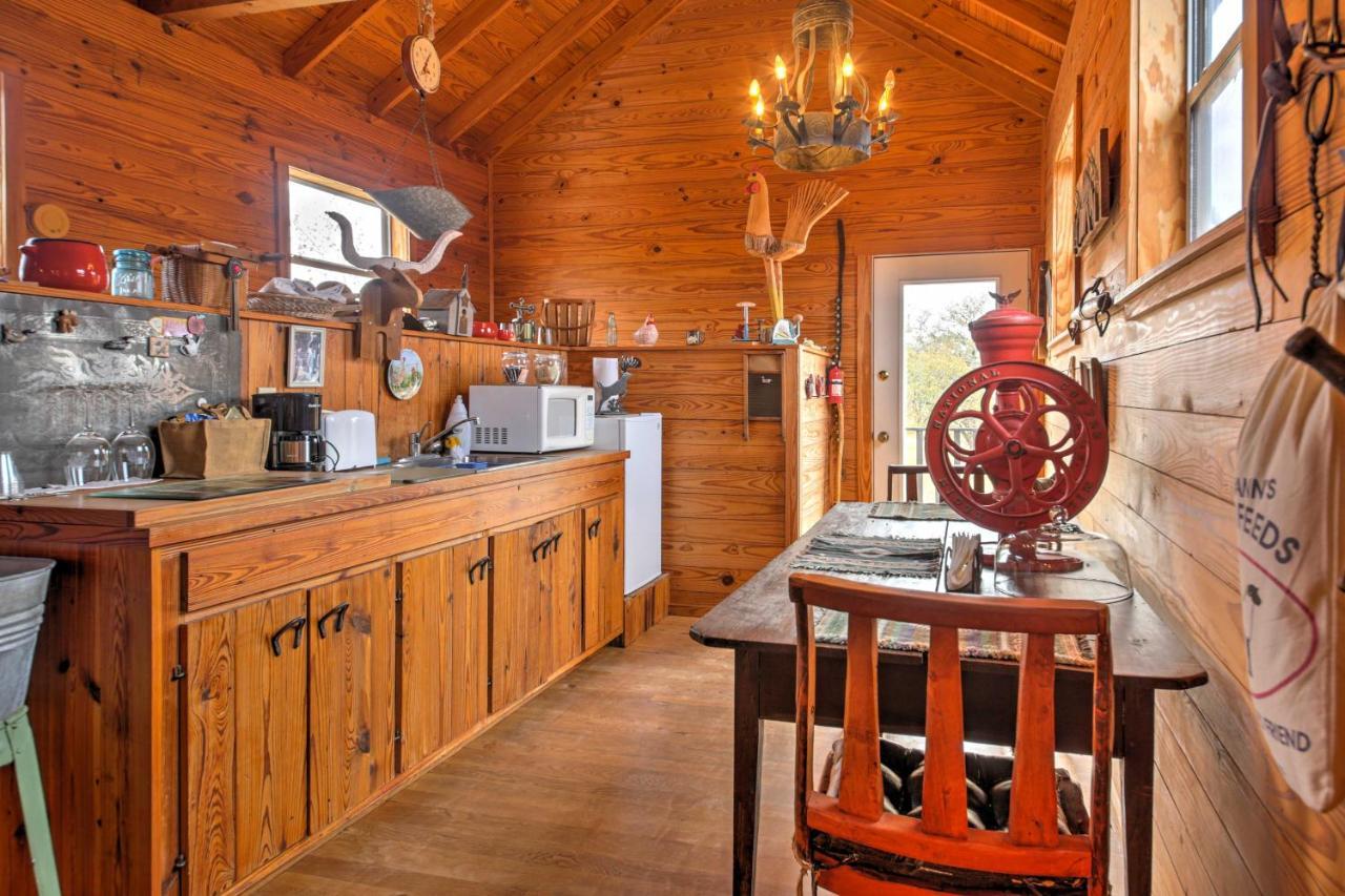 Ark Bunkhouse Fredericksburg Hideaway With Hot Tubヴィラ エクステリア 写真