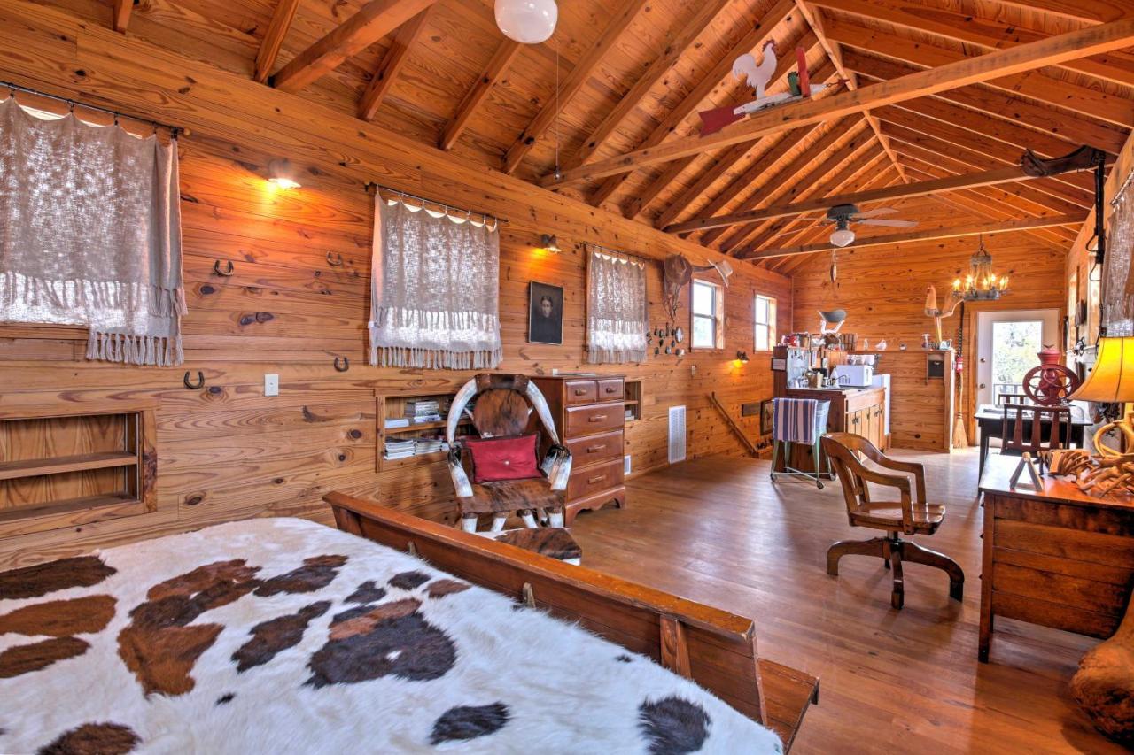 Ark Bunkhouse Fredericksburg Hideaway With Hot Tubヴィラ エクステリア 写真